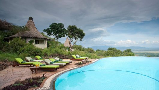 lake-manyara-serena-safari-lodge-facilities-pool-01-cropped