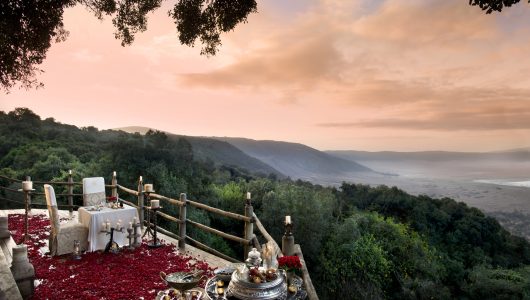 ngorongoro-crater-lodge-private-dining-decking-tanzania-yellow-zebra-safaris